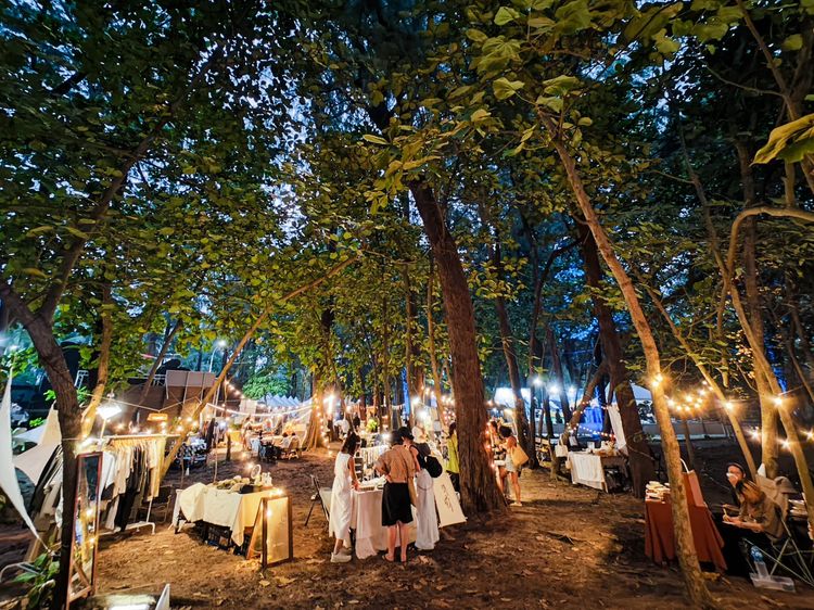 「春浪海線」於現場另規劃了露營、藝術裝置、美食攤商、特色市集等區域。田欣雲攝