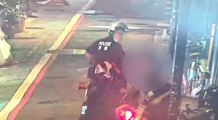 逃逸移工體力不支，被警方逮捕。翻攝畫面