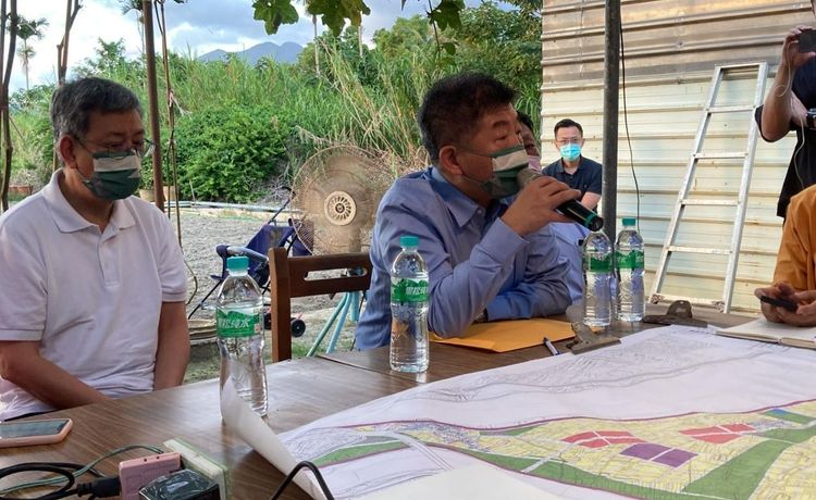 陳時中、陳建仁日前到當地與自救會成員交流，表達支持訴求。翻攝自社子島自救會臉書