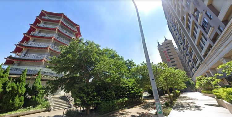 南勢納骨塔位於重劃區，周圍有不少住宅大樓。翻攝googlemap