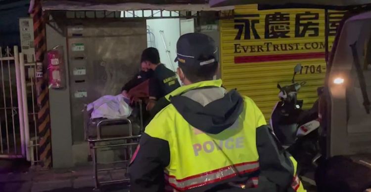 蔡女遺體被送往殯儀館安置。黃仲瑜攝