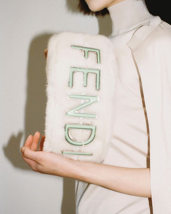 Fendigraphy系列包款。品牌提供