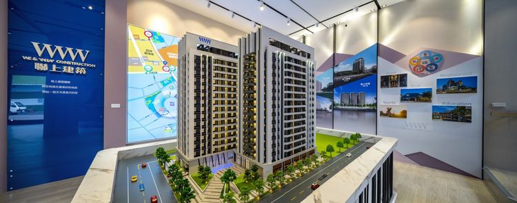 「聯上ME悅」基地開車10分鐘就可以到亞洲新灣區，房價每坪便宜10萬以上。案場提供