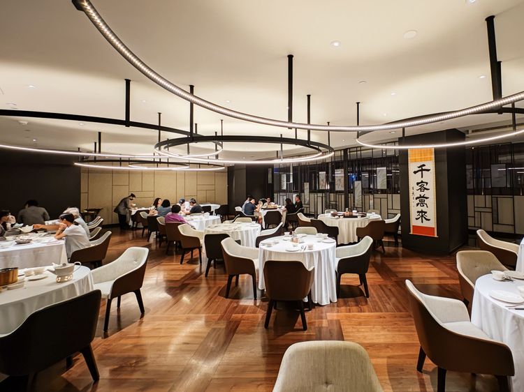 2022年9月9日至9月30日，凡出示和「米奇與好朋友們CHILL遊台南」合照，在酒店餐廳內用餐即可參加「食在5好」抽彩球活動。田欣雲攝