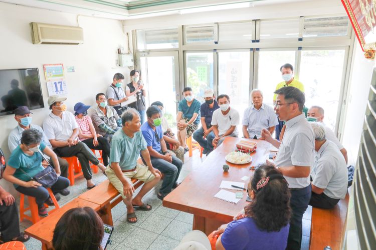 民進黨宜蘭縣長參選人江聰淵下鄉與鄉親座談。競總提供