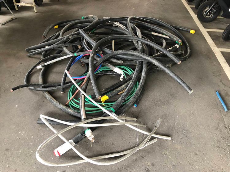 已被剪斷的電纜線。大園警分局提供