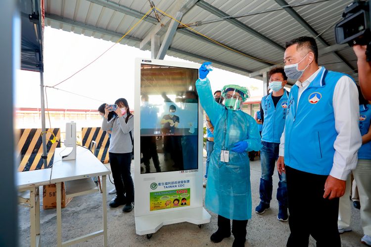 金門縣政府在停航後，至今已陸續共九次提出相關建議或拜會行程，推動小三通有條件復航。金門縣政府提供