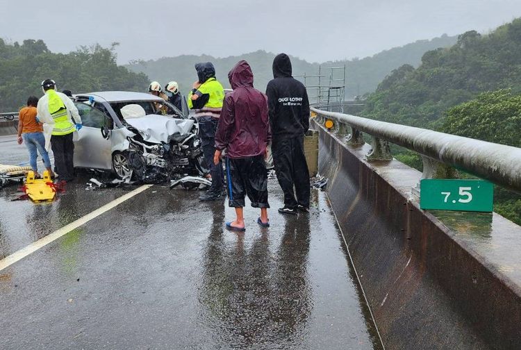 國道3南下7.5公里處發生車禍意外。讀者提供
