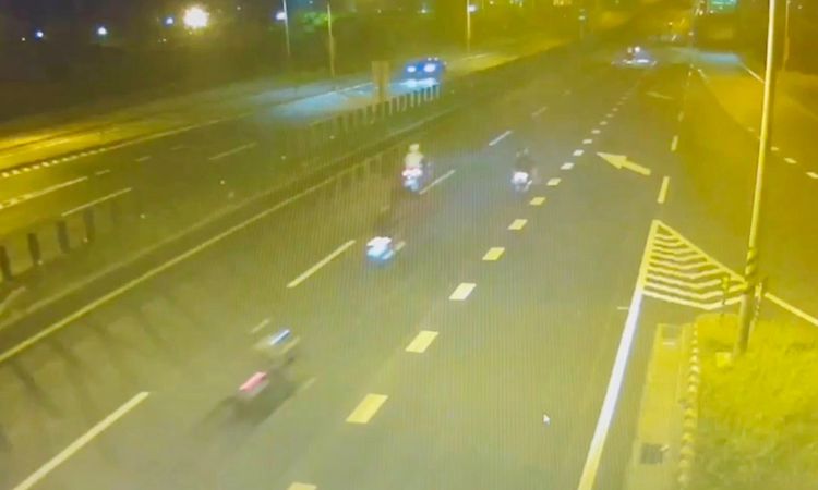 7少年無照駕駛，還違規上台86。讀者提供