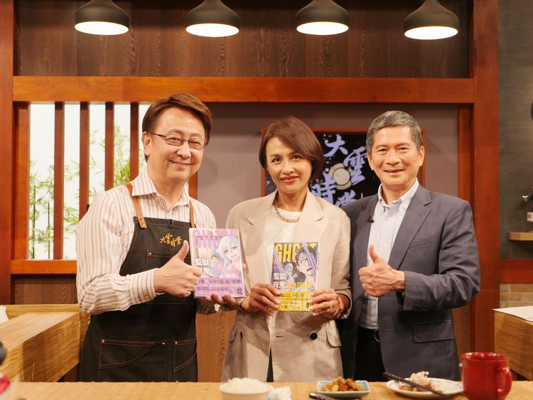 《大雲時堂》主持人李四端專訪邱議瑩和李永得夫妻。MOMOTV提供