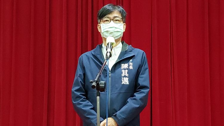 陳其邁在最新民調獲52.1%選民支持，超過國民黨參選人柯志恩31.7%。凃建豐攝