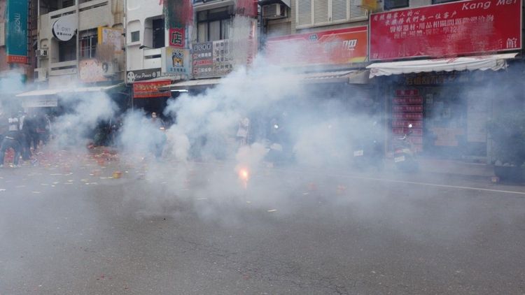 爆竹施放。台東縣環保局提供