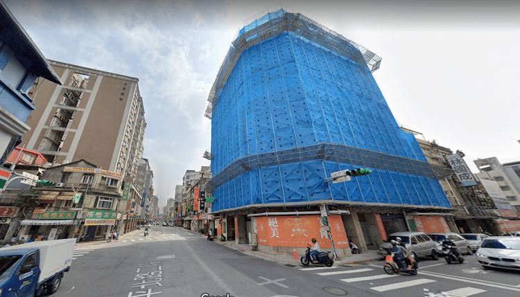 延平北路二段的成交主力為華廈、大樓，住宅均價從每坪43萬到78萬元不等，華廈均價普遍4字頭、大樓6字頭，整體相較去年價漲大約1成，新舊屋每坪落差可達2－3字頭，房價呈現兩極化趨勢。翻攝Google map