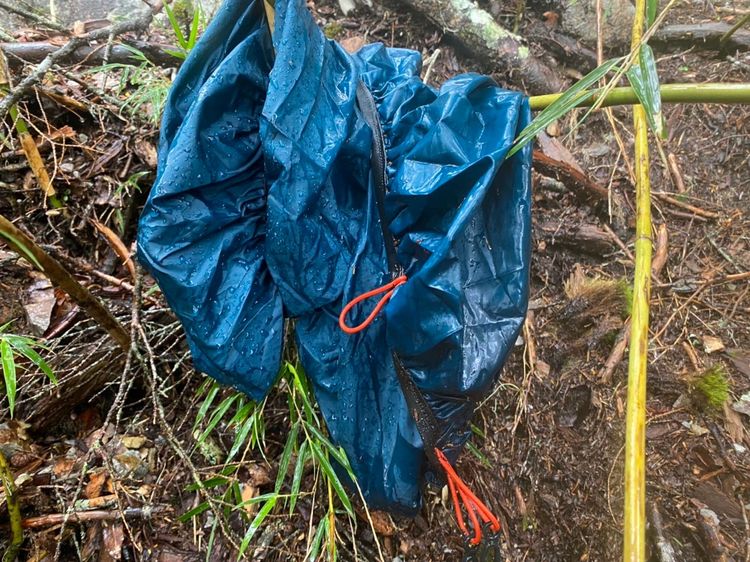 尋獲陳伯均衣物。民眾提供