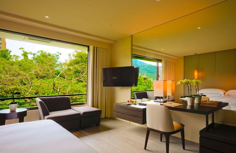 專案提供北投大地酒店專案房型則提供奇岩客房一大床或兩小床。北投大地提供