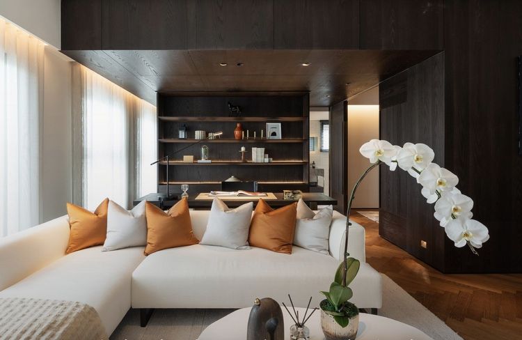 「富域」總計2棟地上27、21層大樓，訴求捷運北投站4分鐘路程、享受繁華中央南路商圈的SRC抗震精工宅，圖為樣品屋。翻攝富域臉書