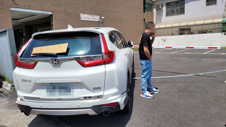 車主現身開車。劉榮輝攝