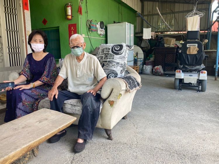 談到年初車禍後被關在家期間，雷爺爺視同坐監獄。陳宏銘攝
