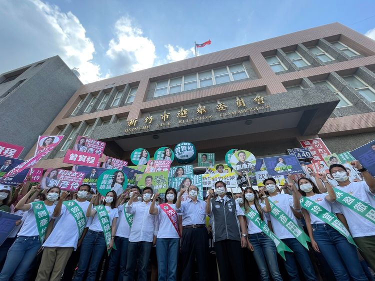 桃園市長鄭文燦今天（1日）來到新竹市陪同民進黨新竹市長候選人沈慧虹站台。黃羿馨攝