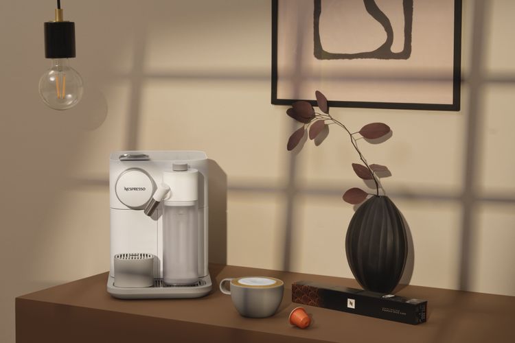 「南瓜香料蛋糕風味」限量版咖啡膠囊不論純飲或做成卡布奇諾都有一番風味。業者提供