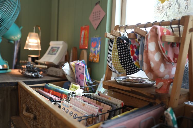 「很蕙」手工縫製的生活小物，每一款都獨一無二。黃盈甄攝