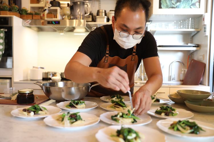 「ROOF私廚小酒館」2017創立，主廚阿曜為餐飲科班出身。黃盈甄攝