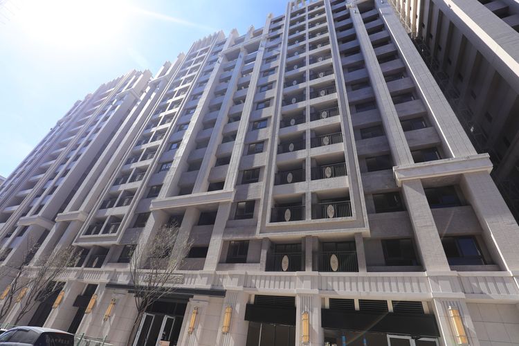 崔媽媽基金會表示，未成年人屬限制行為能力人，未得法定代理人之允許，所訂立之契約，須經法定代理人之承認，始生效力。資料照片（與本案無關）