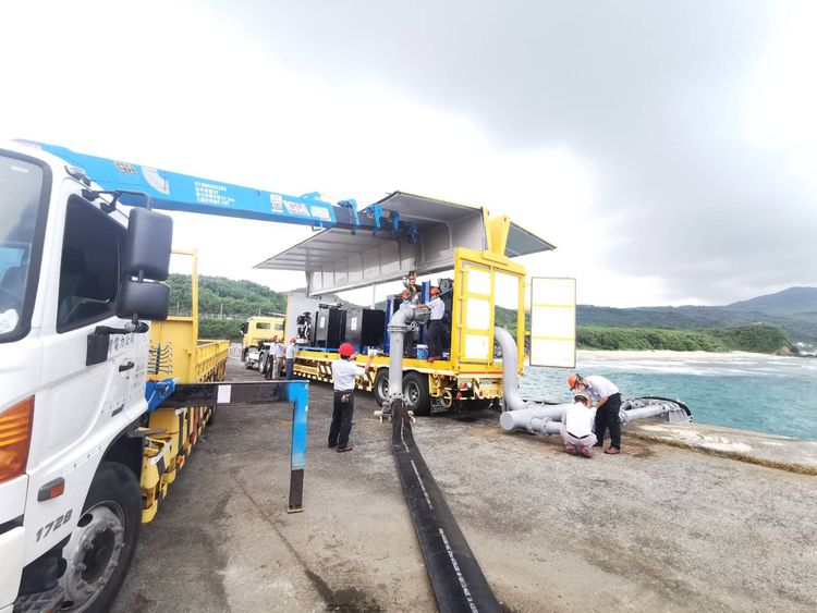 廠方啟動移動式海水供給泵系統。核三廠提供