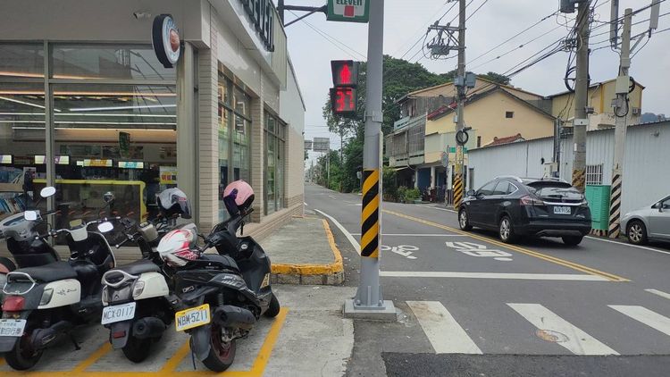 彰化全縣共3150處交通號誌燈桿。警方提供