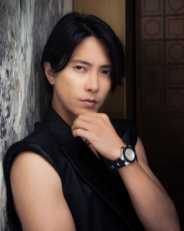 山下智久經常演繹寶格麗的Aluminium系列腕錶。翻攝bulgari IG