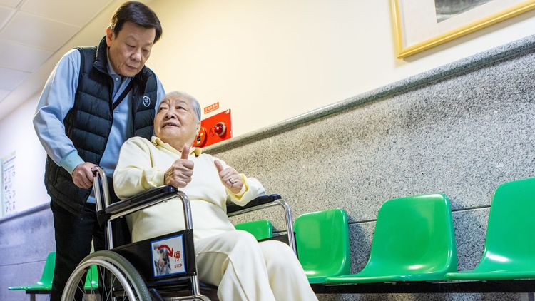 劉引商和寇世勳合作大愛《你好，我是誰？》，她在戲中扮演失智老人。大愛提供