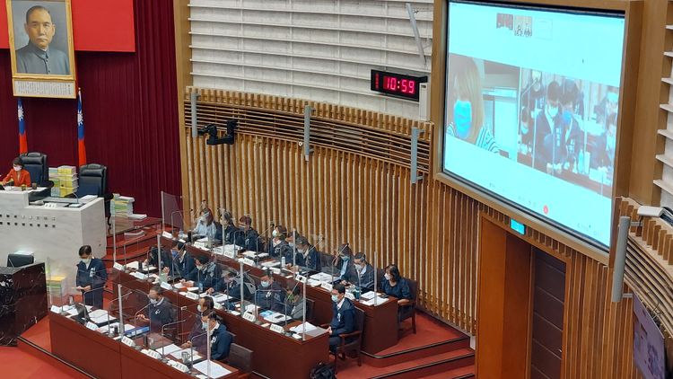 陳其邁市長對陳勇勝說法，向邱于瑄道歉。 凃建豐攝