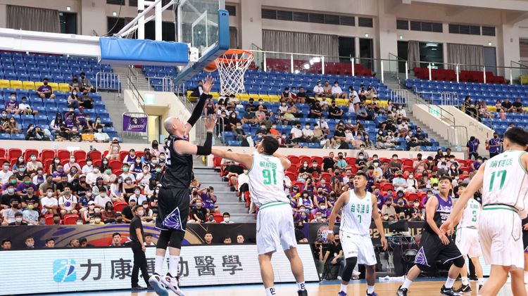 容毅燊努力為球隊做出貢獻。   莊宗達攝