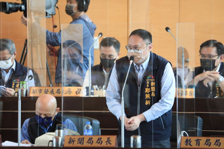 台中市新聞局長鄭照新對民調結果表示願意虛心接受，持續努力。曾雪蒨攝