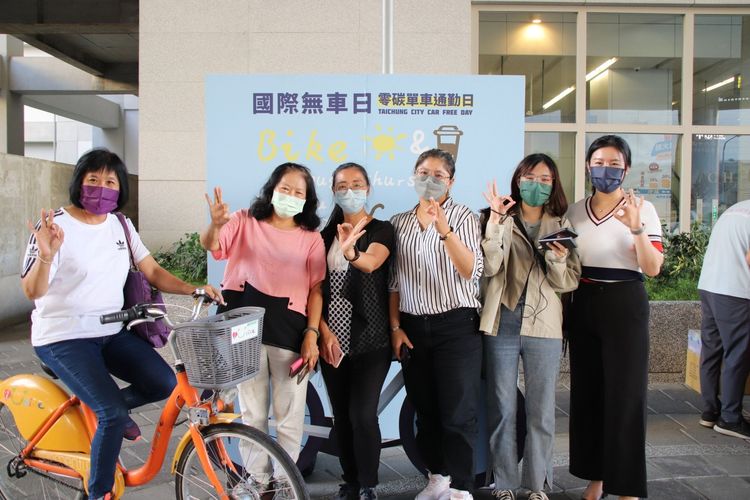 環保局邀請大家響應「國際無車日」，騎車單上班上學共創零炭排新台中。台中市環保局提供