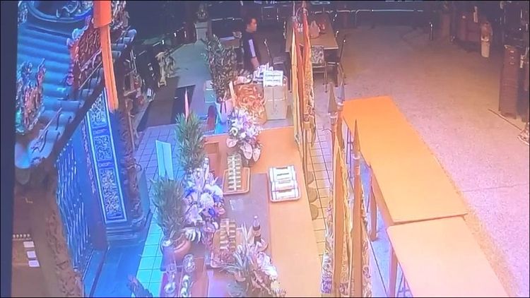 經廟方人員指認，確定縱火者是一同發放物資的工作人員。警方提供