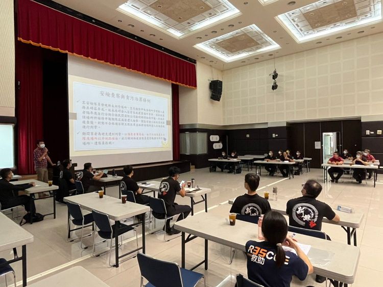 新北市消防局局政風室提醒，所有與會同仁及消防設備業者，應該要釐清自身權責分際，切勿對於消防安全檢查及檢修申報程序，存有僥倖及投機取巧之心理。新北市消防局提供