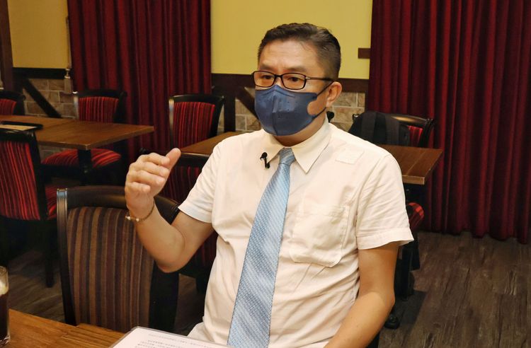 劉增祥說，錢都是老婆在管。莊宗達攝