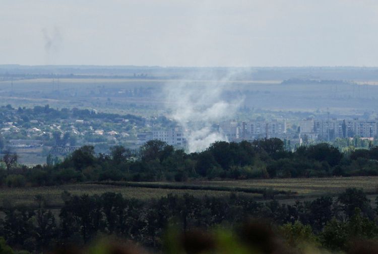 圖為本月7日，俄軍朝烏東頓內次克州的巴赫穆特市發動砲擊。路透