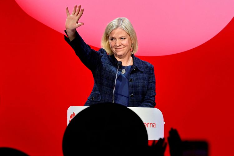 總理安德森對執政黨支持者發表演說。路透社