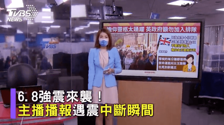 周祐萱馬上重回崗位播報新聞。翻攝TVBS YouTube