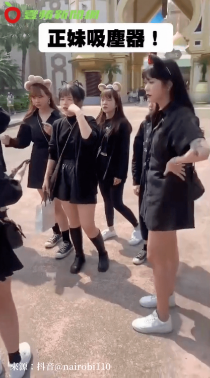 太陽太大，大家快被曬暈了。