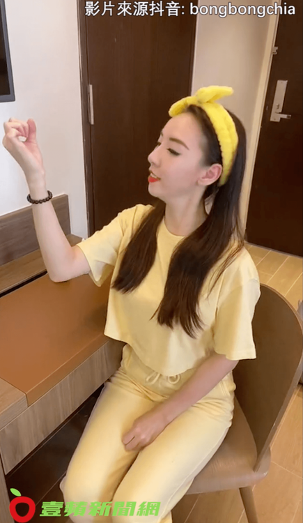 無厘頭DIY變出一串珍珠手鍊。