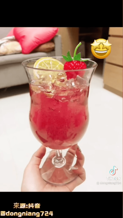 成品逼真，不要真的喝。