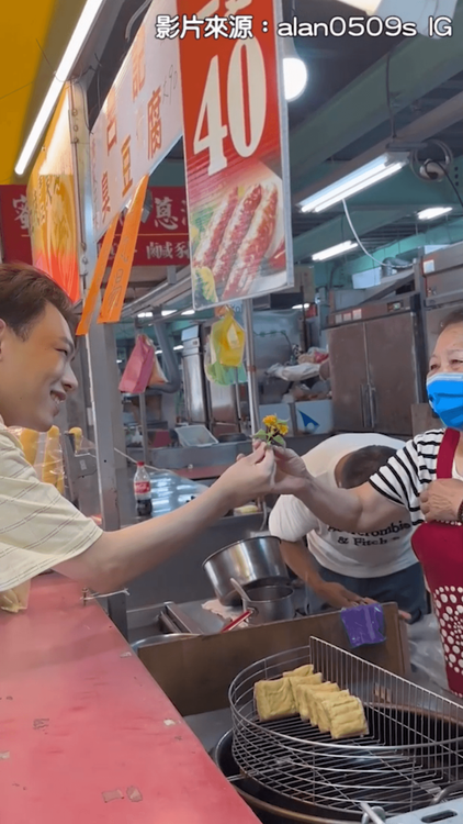 熟女大媽搶著愛。