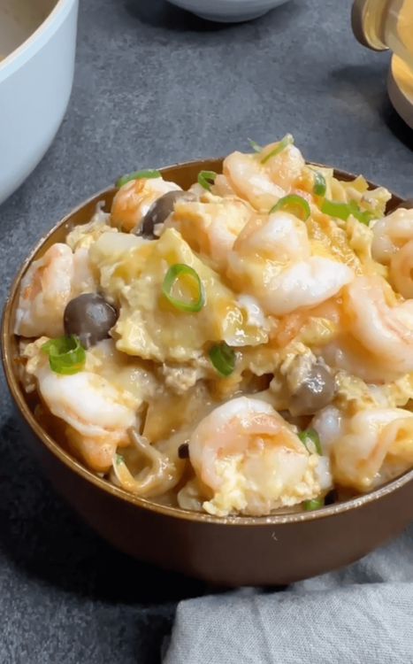 鹹香的醬汁，搭配白飯真是太好吃。