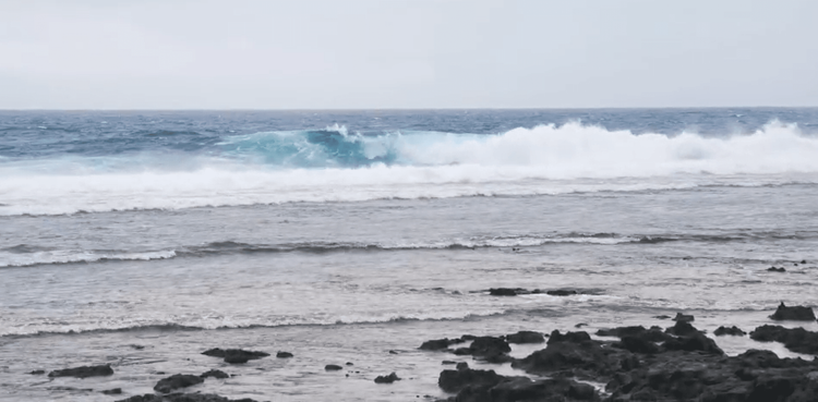 綠島起風浪。讀者提供