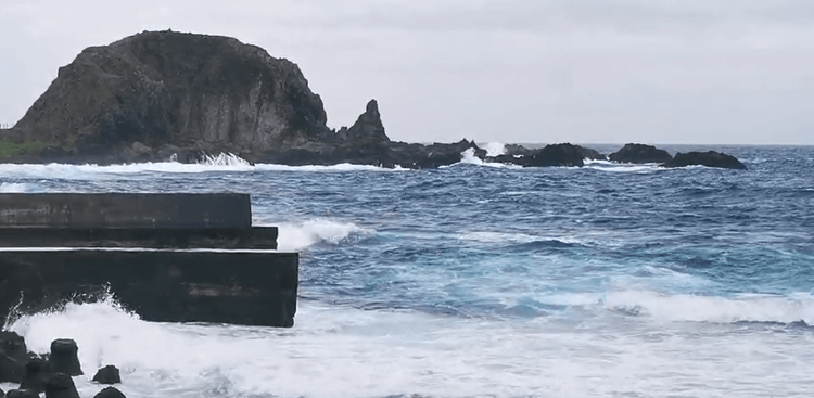 台東綠島漸起浪。讀者提供