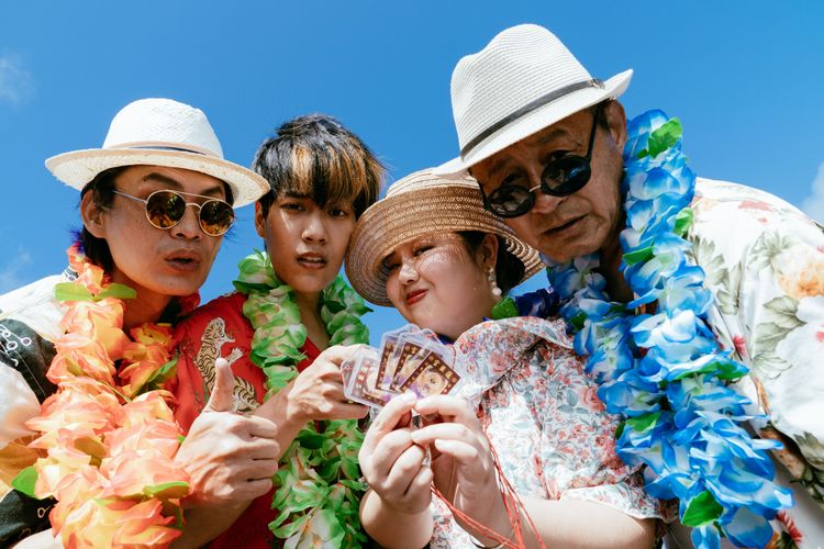 黃鐙輝（左起）、林子閎、大文和陳慕義劇中是魯蛇。茁劇場提供