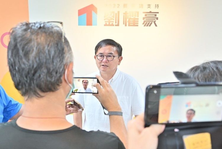 對於饒慶鈴所提政績，劉櫂豪認為開創性不足。劉櫂豪提供